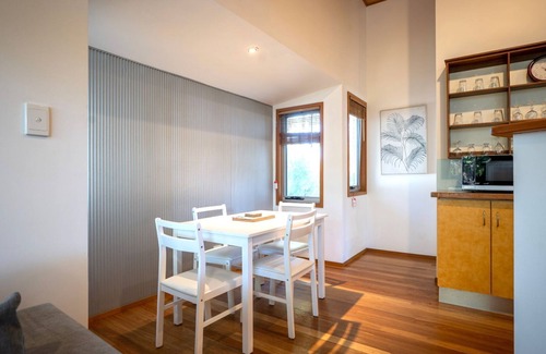 Vincentia House | Relaxed Coastal Retreat Just Steps from the Beach