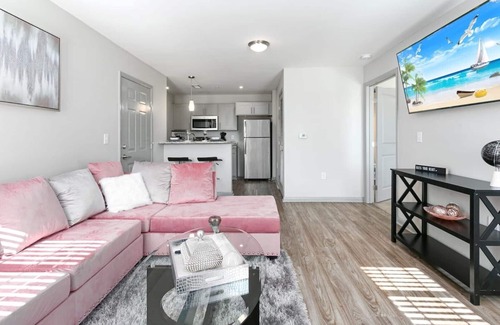 Sherwood Park Apartment | 💗 Relaxed & COZY Vibes💢LOCATION is everything Minutes away from your FAVORITES