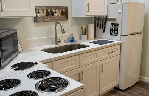 Katy Apartment | Relaxing 2 Bedroom Barn Apartment with Large Covered Patio