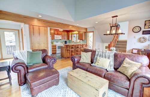 Deer Springs House | Relaxing 3 bdrm Mountain Cabin on Wintergreen Resort