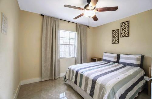 Central Fort Lauderdale Apartment | Relaxing 3 Bedroom House-Close to Beaches and Airport!