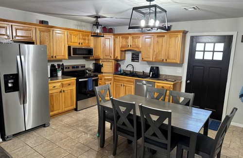 Vinita House | Relaxing 3-bedroom house with WiFi, AC near Grand Lake