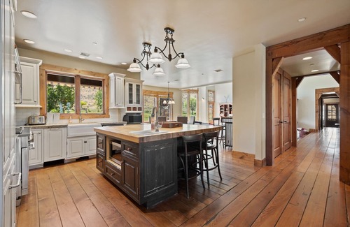 Park City House | Relaxing 9,900 sqft 8B Rustic Estate on 40 acre Private Ranch with 2 Hot Tubs