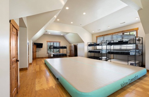 Park City House | Relaxing 9,900 sqft 8B Rustic Estate on 40 acre Private Ranch with 2 Hot Tubs