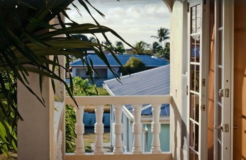 Atlantic Shores Apartment | Relaxing, Amazing beach, pool, Cheap cars, quiet area, surfers paradise 3