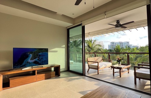 Granjas del Marques Apartment | Relaxing Apartment with Private Terrace in Acapulco Diamante - La Isla Residence