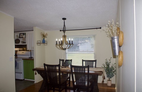 Greer House | Relaxing Country Getaway – Pet Friendly, Close to Greenville & Spartanburg