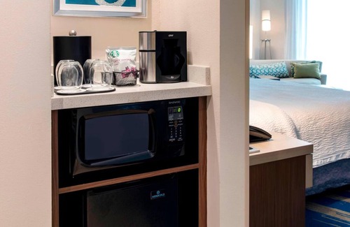 Marathon Hotel | Relaxing Couple Retreat in the Florida Keys | Resort w/Scenic Waterfront View