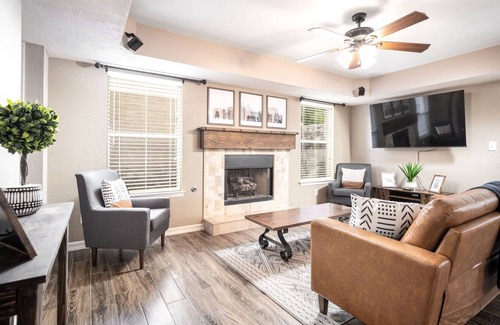 Bear Ridge House | Relaxing El Paso West Side Home W/Pool