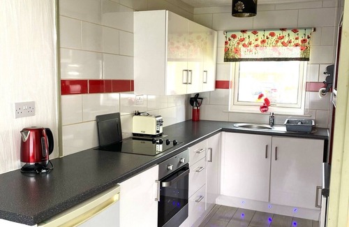 Great Yarmouth Ski Chalet | Relaxing Family Chalet-short stroll to beach, nr Norfolk Broads & Gt Yarmouth