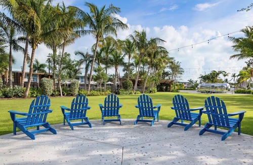New Town House | Relaxing Garden View Suite w/Cozy Bedding – 12 Minutes to Hemingway House