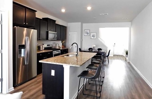 Ocean View Villa | Relaxing gateway 1.5 miles from the boardwalk with plug-in Tesla charger
