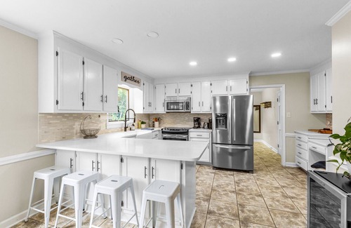 High Point House | Relaxing Getaway w/Salt Pool,HotTub,Fire Pit, Foosball. Private Luxury/HPU