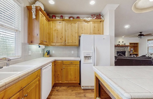 Lake Arrowhead House | Relaxing Home with bench swing, board games, grill and ping-pong table