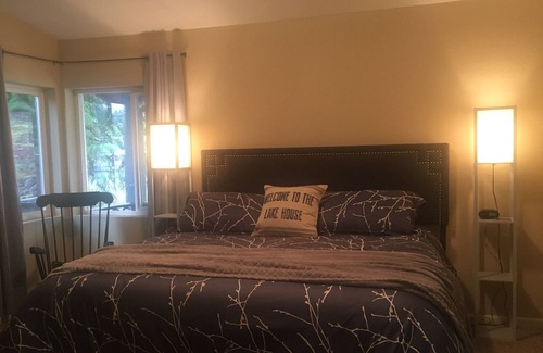 Port Orchard House | Relaxing Lakeside Retreat (not accepting reservations at this time)
