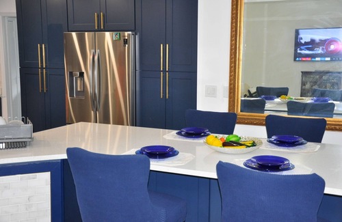 Crown Pointe House | Relaxing Modern 4BR Family Oasis in Napes- 10 Min to Beach & Downtown Fun