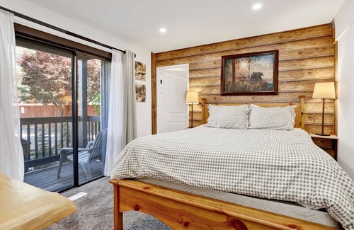 Boulder Bay Condo | Relaxing Modern Boulder Bay Lakeside Retreat Townhouse