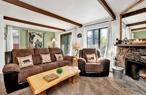 Boulder Bay Condo | Relaxing Modern Boulder Bay Lakeside Retreat Townhouse