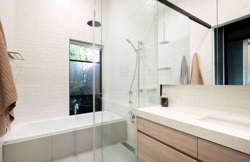 Elwood House | Relaxing oasis with pool and spa, 1 minute to Elwood Village and walk to Beach