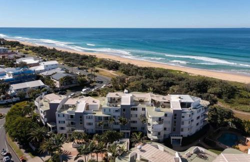 Buddina Apartment | Relaxing Ocean Views Beachside at Buddina