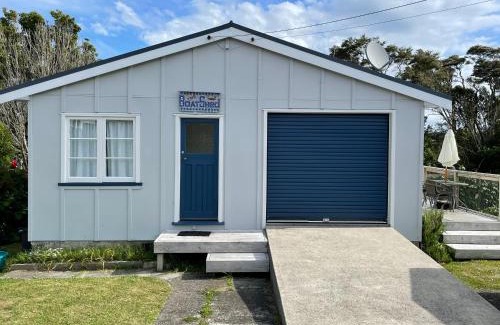 Raglan House | Relaxing Raglan & the Boat House