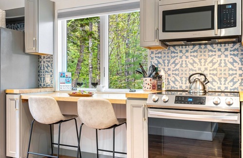 Southwest Harbor House | Relaxing Retreats- Hot Tub- fireplace-a/c-W/D