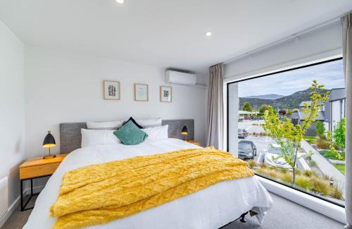 Albert Town Apartment | Relaxing retreat by the river