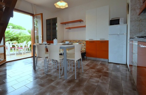 Bibione Apartment | Relaxing retreat with pool in a lovely area
