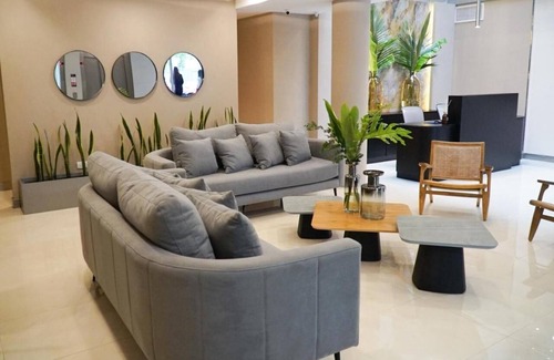Rio Cuarto House | Relaxing Room With Pool Free Breakfast And Parking Near Local Attractions