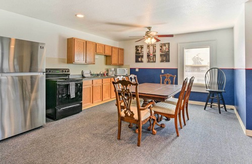 Surfside Beach Villa | Relaxing Surfside Bunkhouse - Walk to the Beach!