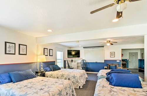 Surfside Beach Villa | Relaxing Surfside Bunkhouse - Walk to the Beach!