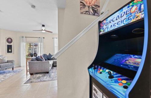 Kissimmee House | Relaxing Townhome in Regal Oaks Resort by Old Town townhouse