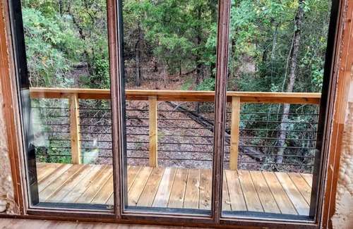 Athens Cabin | Relaxing Treehouse Getaway