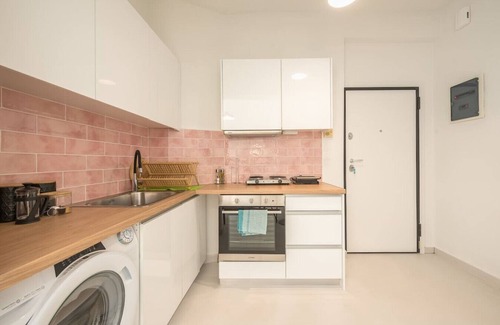 Exarhia Apartment | Relaxing Urban Retreat with Private Patio