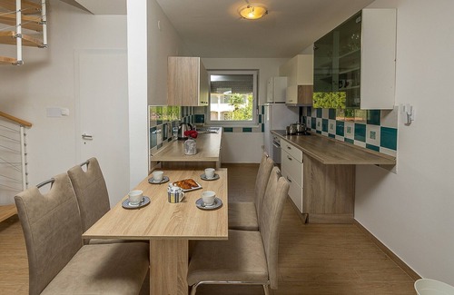 Rosini Villa | Relaxing Villa near Porec with Pool
