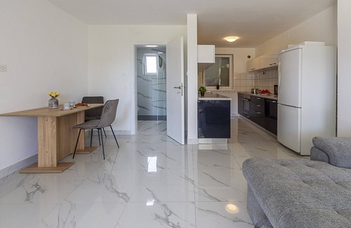 Rosini Villa | Relaxing Villa near Porec with Pool