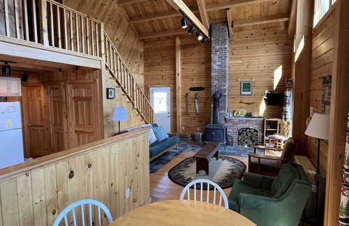 Peacham Cabin | Relaxing waterfront cabin getaway in the Groton State Forest