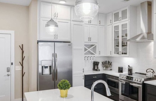 Charlotte Center City Condo | Reluxme | City Center 2BR Apt w/King Beds