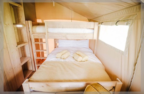 Llanidloes Cabin | Remarkable 2-Bed Safari Lodge in Llanidloes