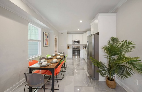 Mid-City House | Remarkable Superdome Group Home w/Heated Pool, Parking, Patio, 8 Beds & 5 Baths