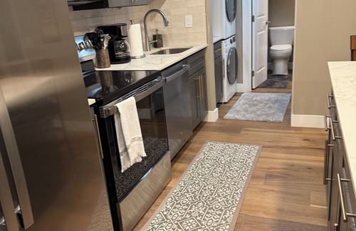 Park City Ski Chalet | Remodeled 1 Bedroom Condo Short walk to Cabriolet Mountain views from unit