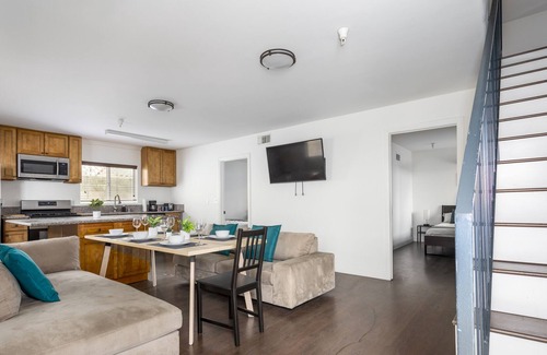 Vernon House | ♤Remodeled 5BR Home RIGHT NEXT TO USC & near DTLA♤