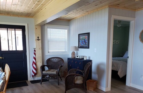 Bemidji Cabin | Remodeled Beachfront Cabin on Wolf Lake w/ dock & firepit!