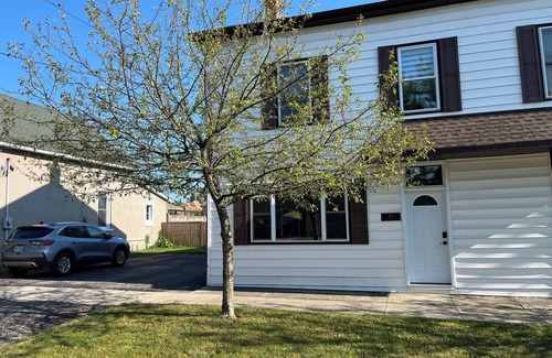 Goderich Apartment | Remodeled bright walk-up apartment - 5 min from the beach