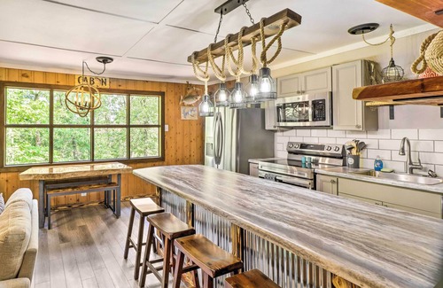 Elizabeth Cabin | Remodeled Cabin w/Fire Pit on Norfork Lake!