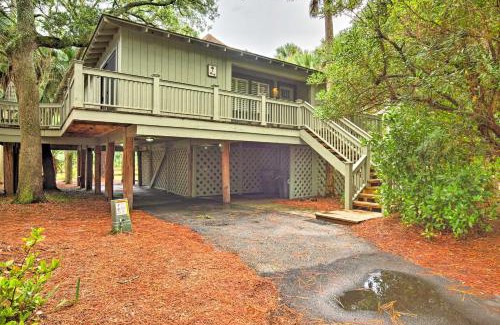 West Beach House | Remodeled Cottage on Sparrow Pond, Walk to Beach!