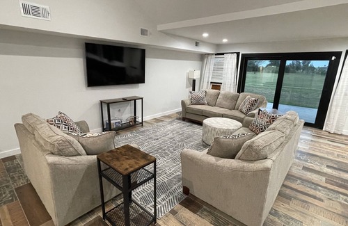 Brownsville House | Remodeled- Golf Course view
