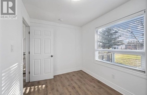 Lambeth House | Remodeled old house,super close to highway 401,shopping plaza