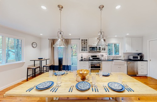 Seal Harbor House | Remodeled, single-level cottage with washer/dryer & central AC - near everything