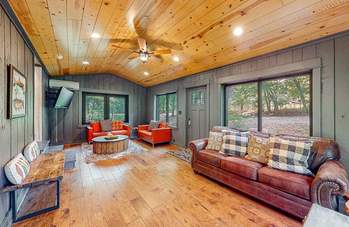 Bentonville Cabin | Remodeled two-story cabin with full kitchen, wrap-around deck, grill, partial AC
